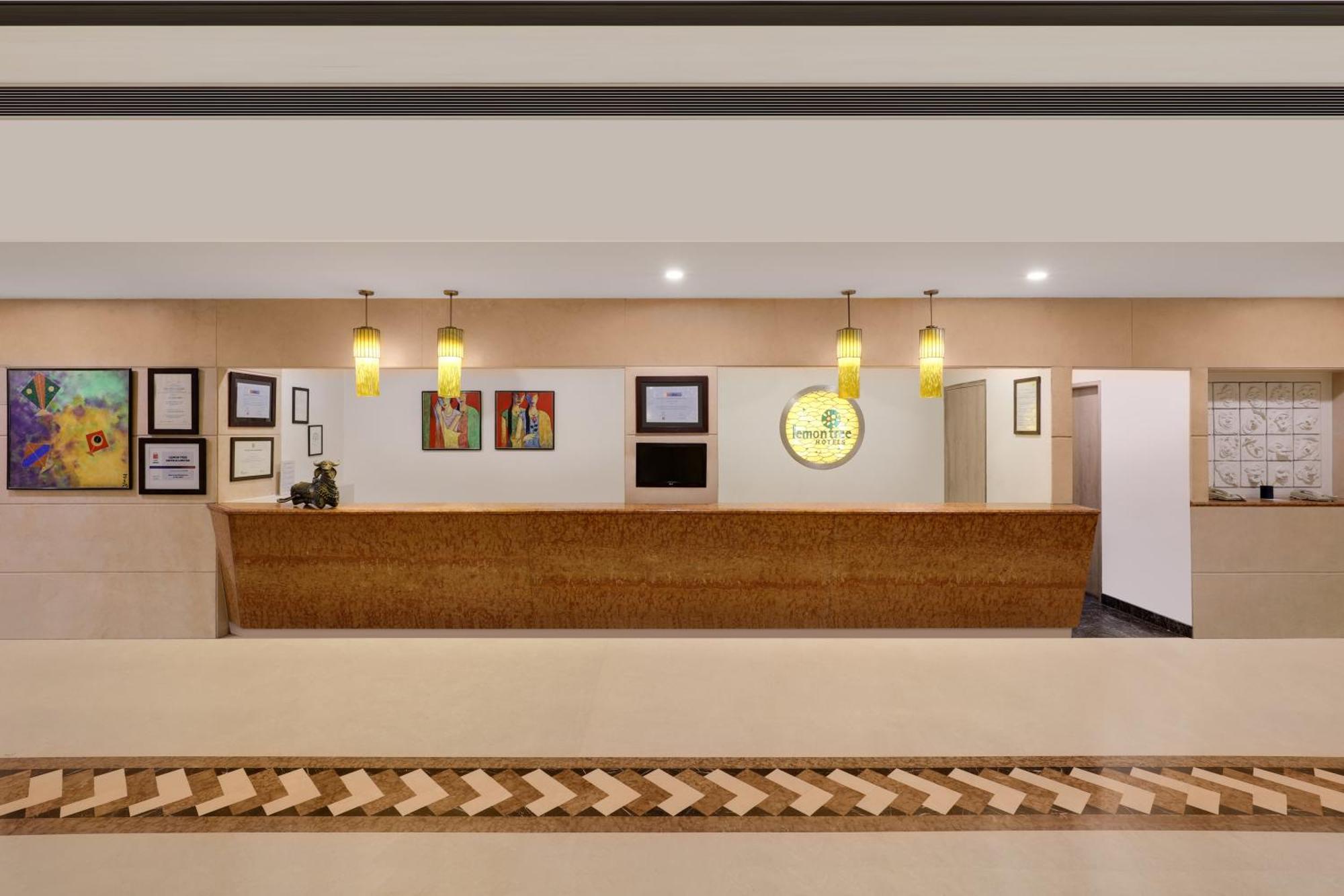 Lemon Tree Hotel, Indore Exteriör bild