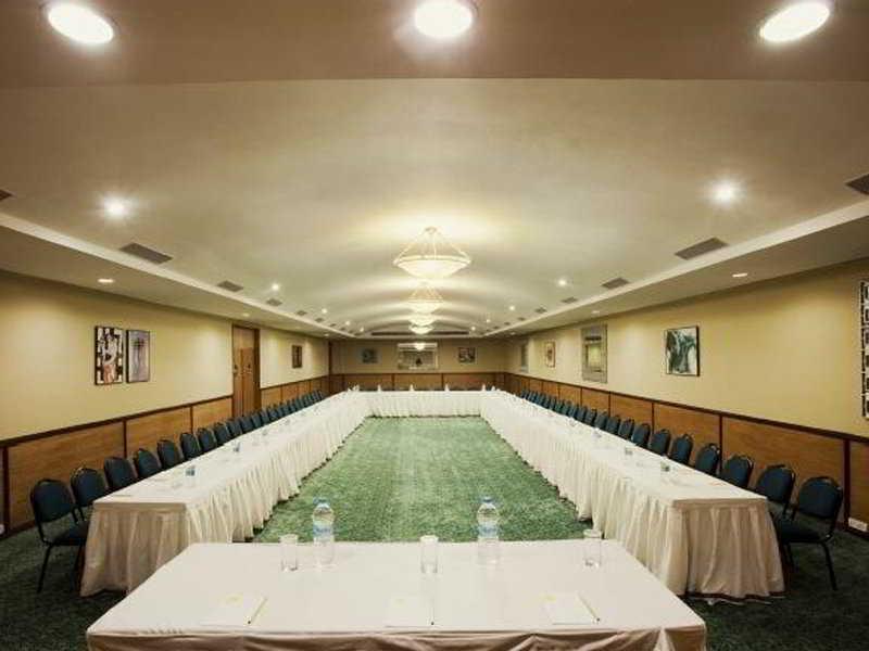 Lemon Tree Hotel, Indore Exteriör bild