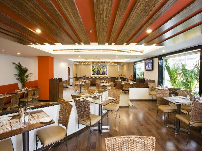 Lemon Tree Hotel, Indore Exteriör bild